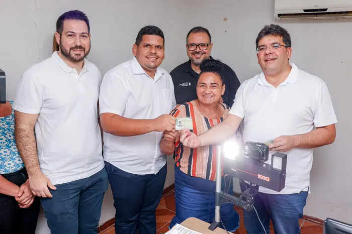 Rafael Fonteles reforça o Piauí Saúde Digital e inaugura instituto de identificação em Madeiro