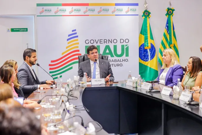 Governo do Piauí cumpre piso do magistério em janeiro e garante reajuste de no mínimo 6,27% para a categoria em maio