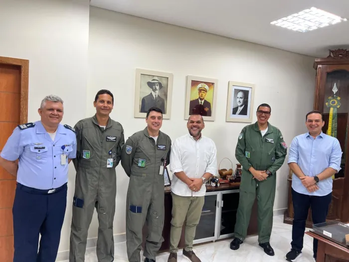 Prefeito Mateus Assayag avança em tratativas para ampliar operações no Aeroporto Júlio Belém