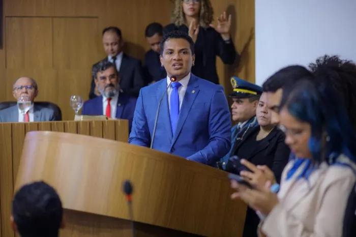 Coletivo Nós discursa na abertura dos trabalhos da Câmara Municipal de São Luís