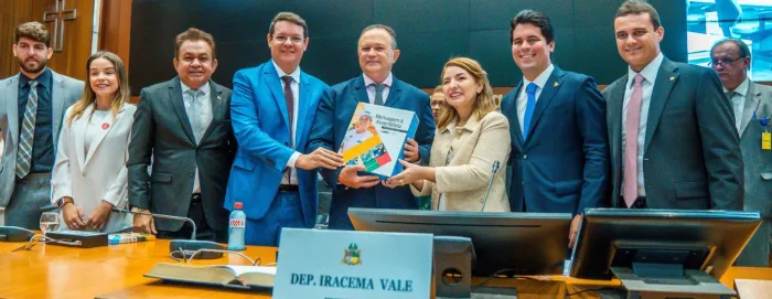Carlos Brandão apresenta perspectivas de novos investimentos durante entrega da Mensagem Governamental à Alema