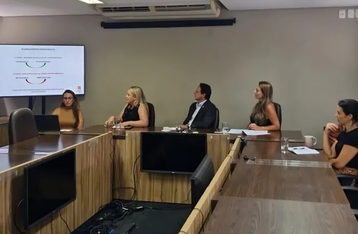 Programa Pet Levado a Sério é apresentado ao Conselho Regional de Medicina Veterinária de SC