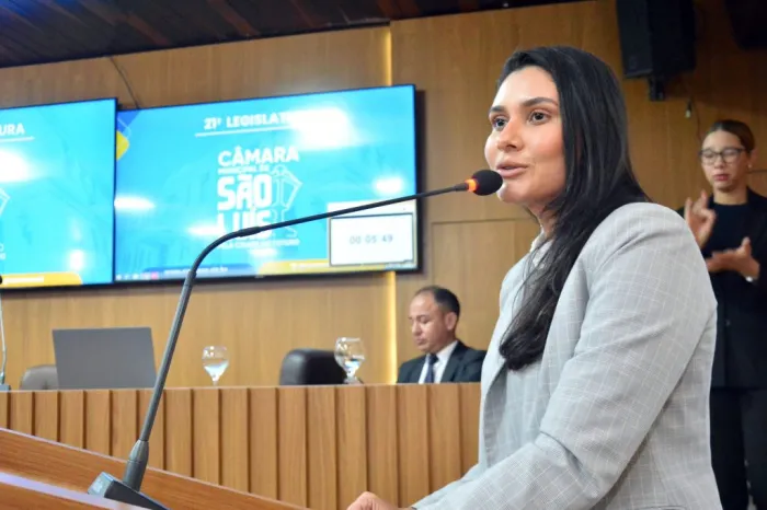 Clara Gomes anuncia requerimento para construção de creche no São Francisco