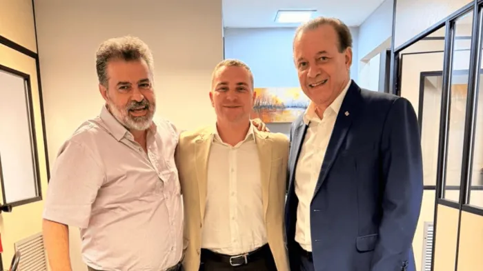 Secretários e diretor da DRS se reúnem para abordar demandas da Saúde