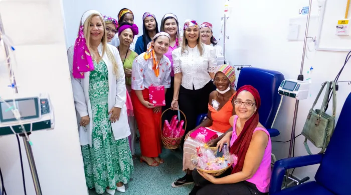 Para conscientizar a população, foi realizada nas unidades da Rede a campanha ‘Vá de Lenço’ / Fotos: Flávia Pacheco e Mário Sousa