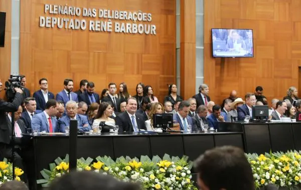 Vice-prefeito de Sorriso participa de posse da nova mesa diretora da ALMT