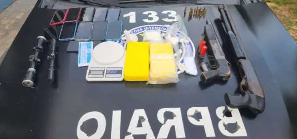Suspeito é preso com mais de dois quilos de cocaína, armas e munições em Missão Velha