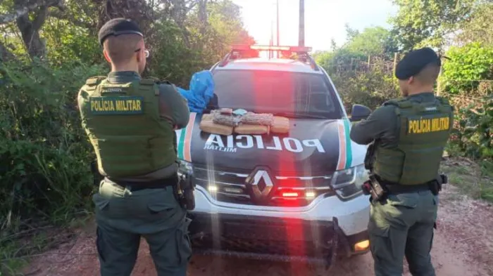 Homem em posse de mais de 6 kg de drogas é preso pela PMCE em Aquiraz