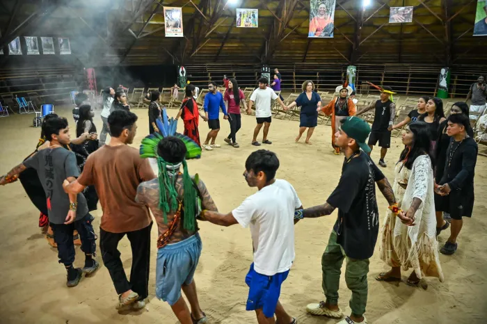 Arquitetura, tradição e sustentabilidade marcam a parceria de Marcelo Rosenbaum com os Yawanawá
