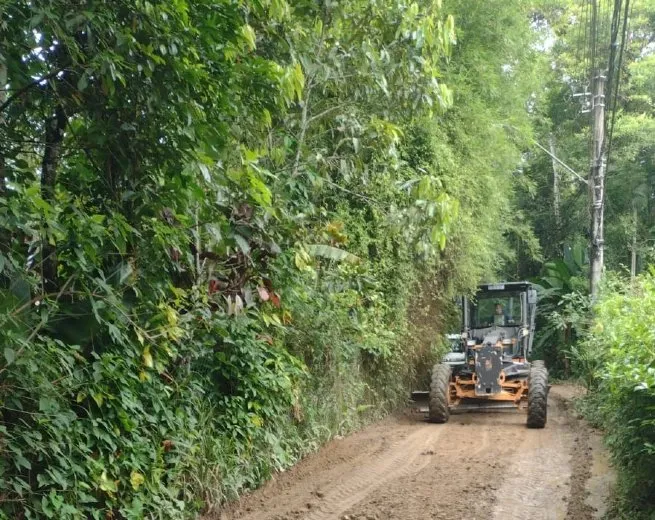 Regional Boiçucanga realiza serviços de perenização e nivelamento no Sertão de Cambury