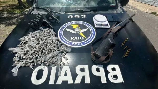 Polícia Militar apreende armas, drogas e detém dois suspeitos em Amontada