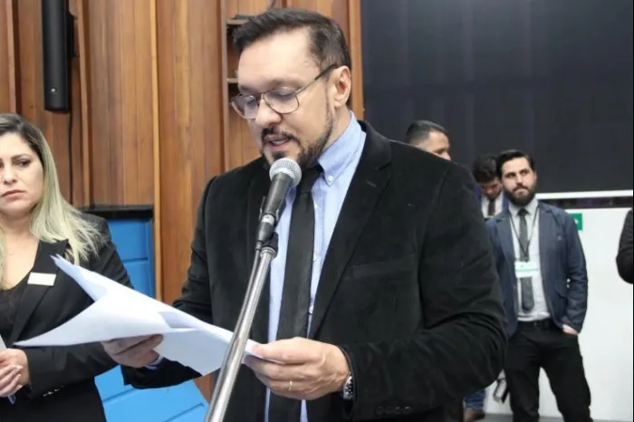 Deputado Lucas de Lima exige respostas sobre atendimento a mães atípicas pelo SUS em CG