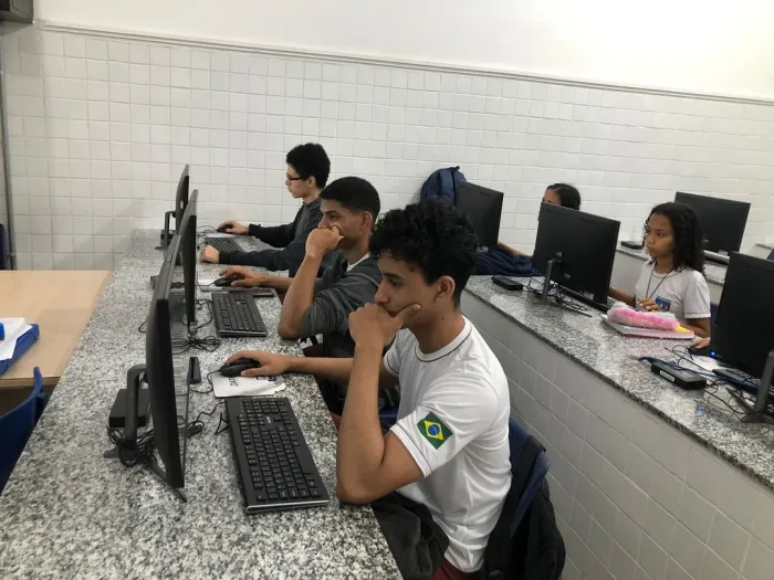 Mais de 22 mil estudantes da rede estadual avançam na Olimpíada Nacional de Inteligência Artificial