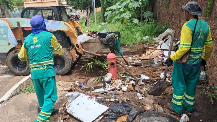 Prefeitura remove 40 toneladas de lixo no Centro Histórico