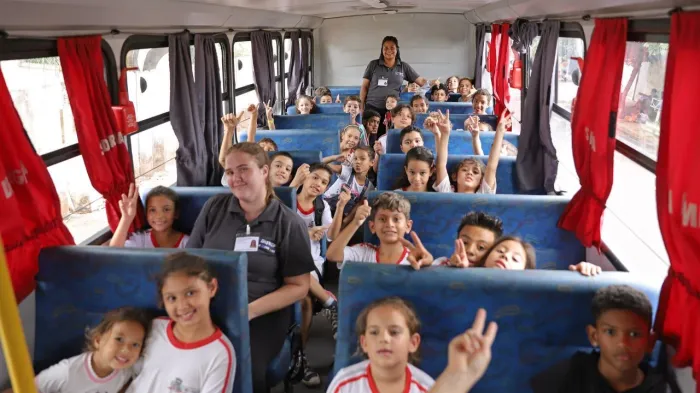Educação implementa auxiliares de apoio no transporte escolar
