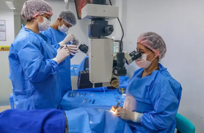 Aumento de 102% em cirurgias no Amazonas é destacado pela ministra Nísia Trindade, durante agenda em Manaus