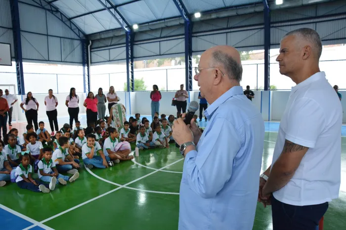 José Ronaldo abre ano letivo garantindo contratação de professores para nenhum aluno ficar fora da sala de aula