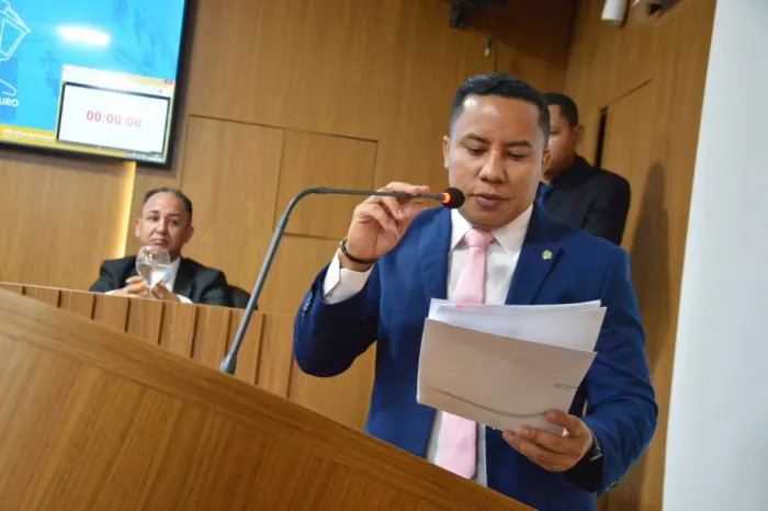 Raimundo Penha solicita audiência pública para tratar sobre alagamentos causados por chuvas intensas na capital