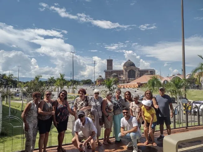 Sepedi de São Sebastião leva grupo de idosos para Aparecida