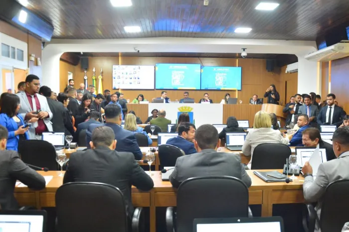 Câmara derruba veto do Executivo Municipal ao projeto que cria o Programa CNH Social