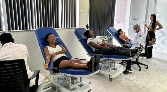 Ação de coleta externa de sangue do Hemose chega à Escola do Legislativo de Aracaju
