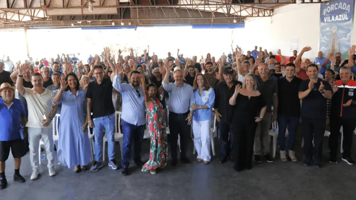 Habitação entrega matrículas de imóveis a 90 moradores da Vila Azul