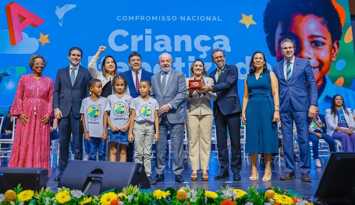 Ceará conquista categoria ouro no Selo Nacional Compromisso com a Alfabetização; 150 municípios também alcançam padrão máximo