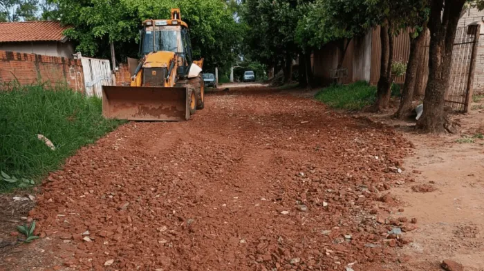 Subprefeitura de Schmitt recupera ruas da Estância Santa Luzia