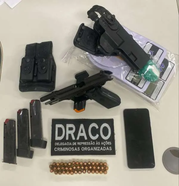 Homem em posse de pistola com identificação suprimida é preso pela PCCE na Capital