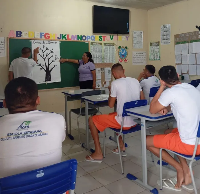 Escolas das unidades prisionais do estado dão início ao ano letivo de 2025