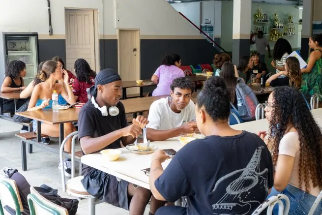São Sebastião inicia oferta de alimentação escolar para alunos da Fatec e se torna pioneira na região