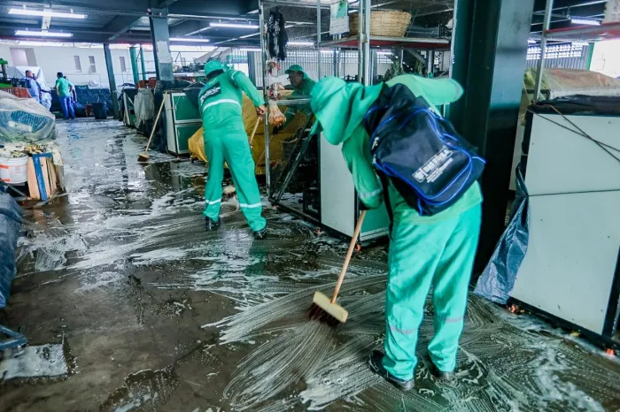 Mutirão de Limpeza garante mais organização e higiene no Mercado Municipal Jeová Jireh