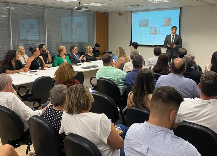 Quase 300 pessoas participam de orientação da Assistência Social e do TJSC sobre a regularização fundiária nos municípios