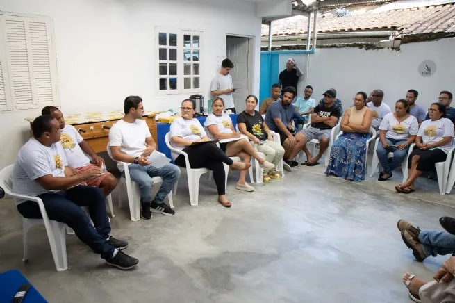 Prefeito de São Sebastião ouve reivindicações de moradores da Vila Sahy