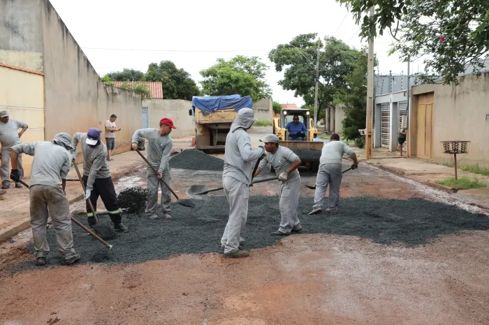 Tapa-buraco atende Residencial Belita Costa Marques e São Mateus