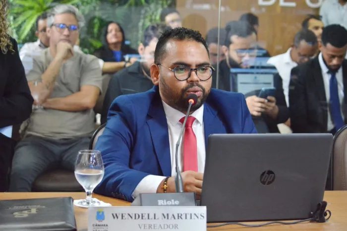 Vereador Wendell Martins solicita reforma da quadra da unidade integrada Japiaçu