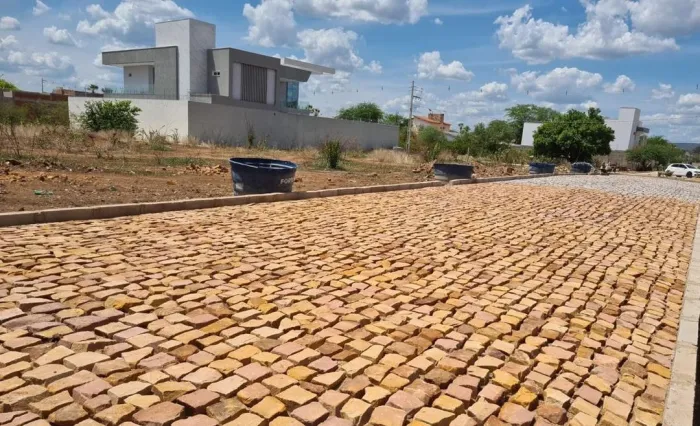 Idepi conclui pavimentação em paralelepípedo em Picos com mais de 10 mil m² de área beneficiada