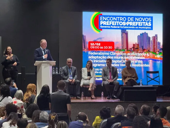 Governo do Espírito Santo discute adaptação às mudanças climáticas em Encontro de Novos Prefeitos