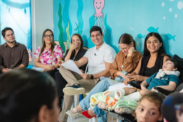 Secretário da Saúde visita Centro de Especialidade Ninar e dialoga com mães atípicas