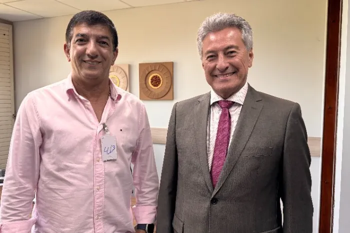 Durante reunião na Alems, Hashioka discute política de incentivo ao uso de carros híbridos