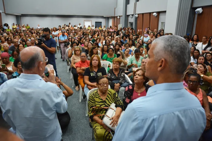 José Ronaldo autoriza chamamento público para venda de precatórios visando antecipar crédito