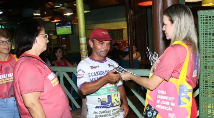Busca por preservativos está cada vez mais baixa, por isso é necessário adotar estratégias para que a população tenha fácil acesso às formas de prevenção / Fotos: Valter Sobrinho