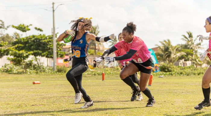 Prática esportiva é derivada do futebol americano/Foto: Lucas Stark