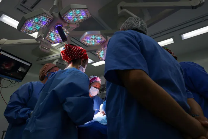 Hospital Infantil Joana de Gusmão realiza cirurgias inéditas em pacientes com condição rara