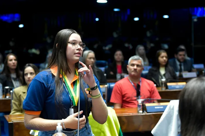 Inscrições abertas para o Programa Jovem Senador 2025 com foco na emergência climática