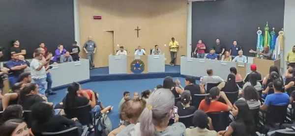 Vereadores e prefeito recebem estudantes para discutir reajuste da bolsa estágio e propor criacão do vale alimentação