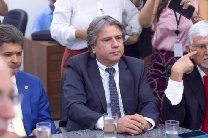 Caravina cobra aumento do efetivo policial em reunião sobre combate ao feminicídio