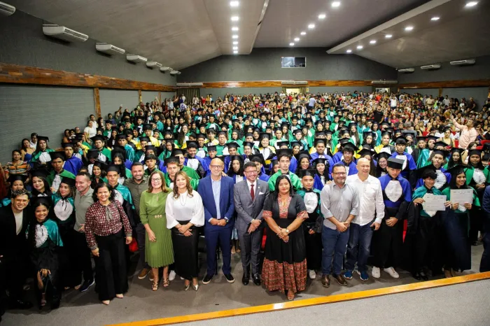 Com formatura de alunos dos cursos técnicos do Ieptec, governo do Acre leva oportunidade e emoção na construção do futuro de 315 jovens