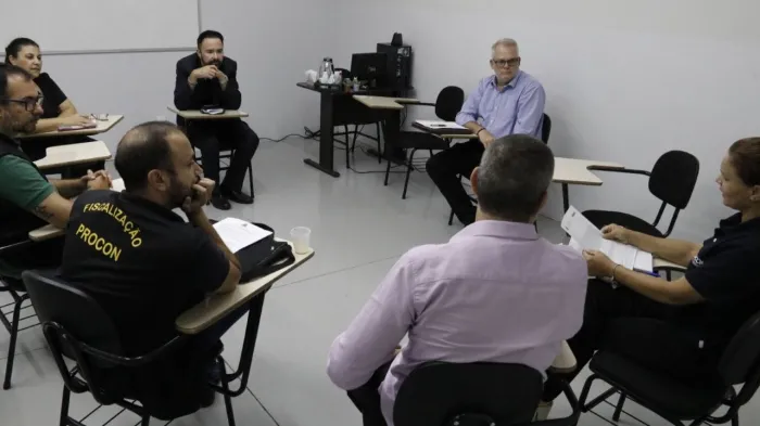 Procon vai até escola particular e descarta ocorrência de venda casada