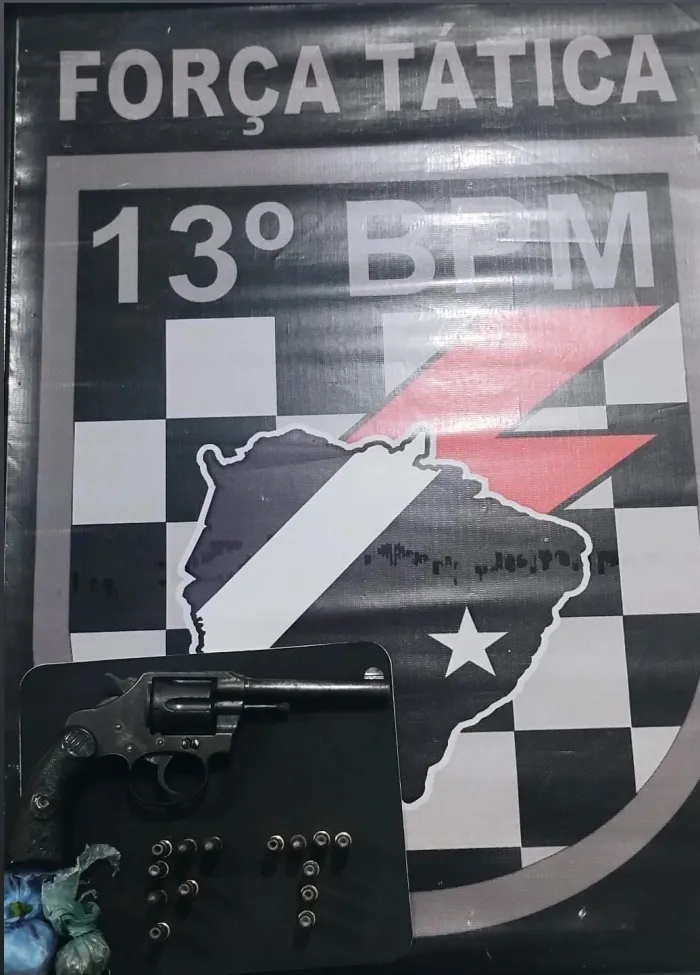 Polícia Militar prende homem por porte de arma de fogo e drogas em Paranaíba